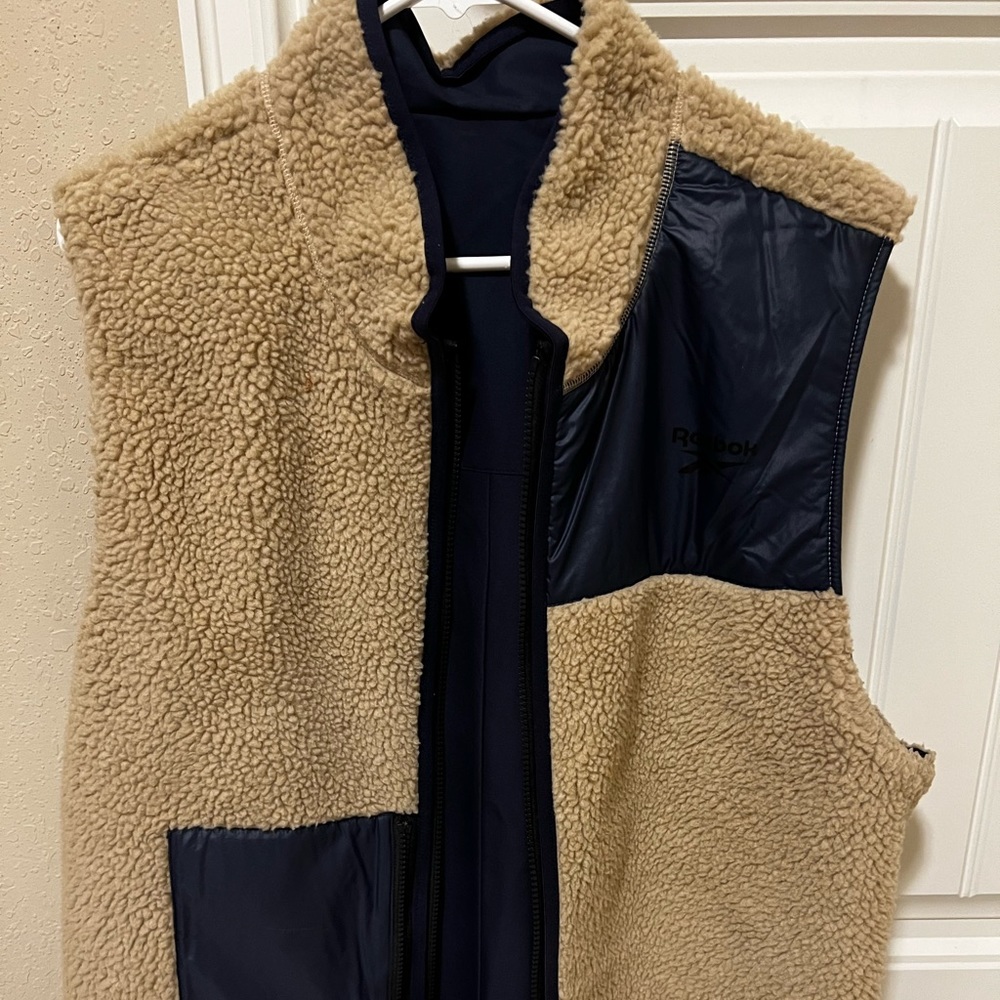 Reebok reversible vest size Large